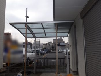 サイクルポート　施工中